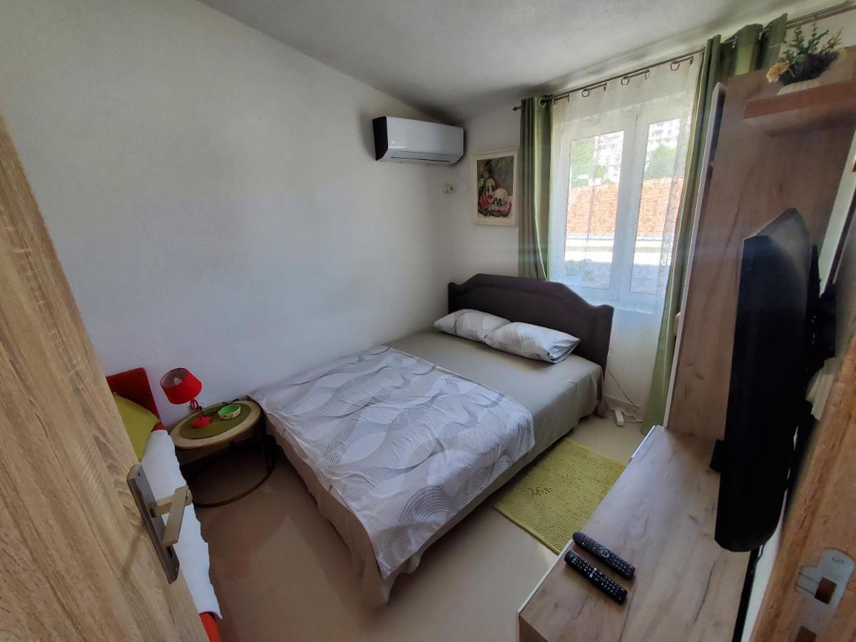 Apartmani Liki ウルツィニ エクステリア 写真