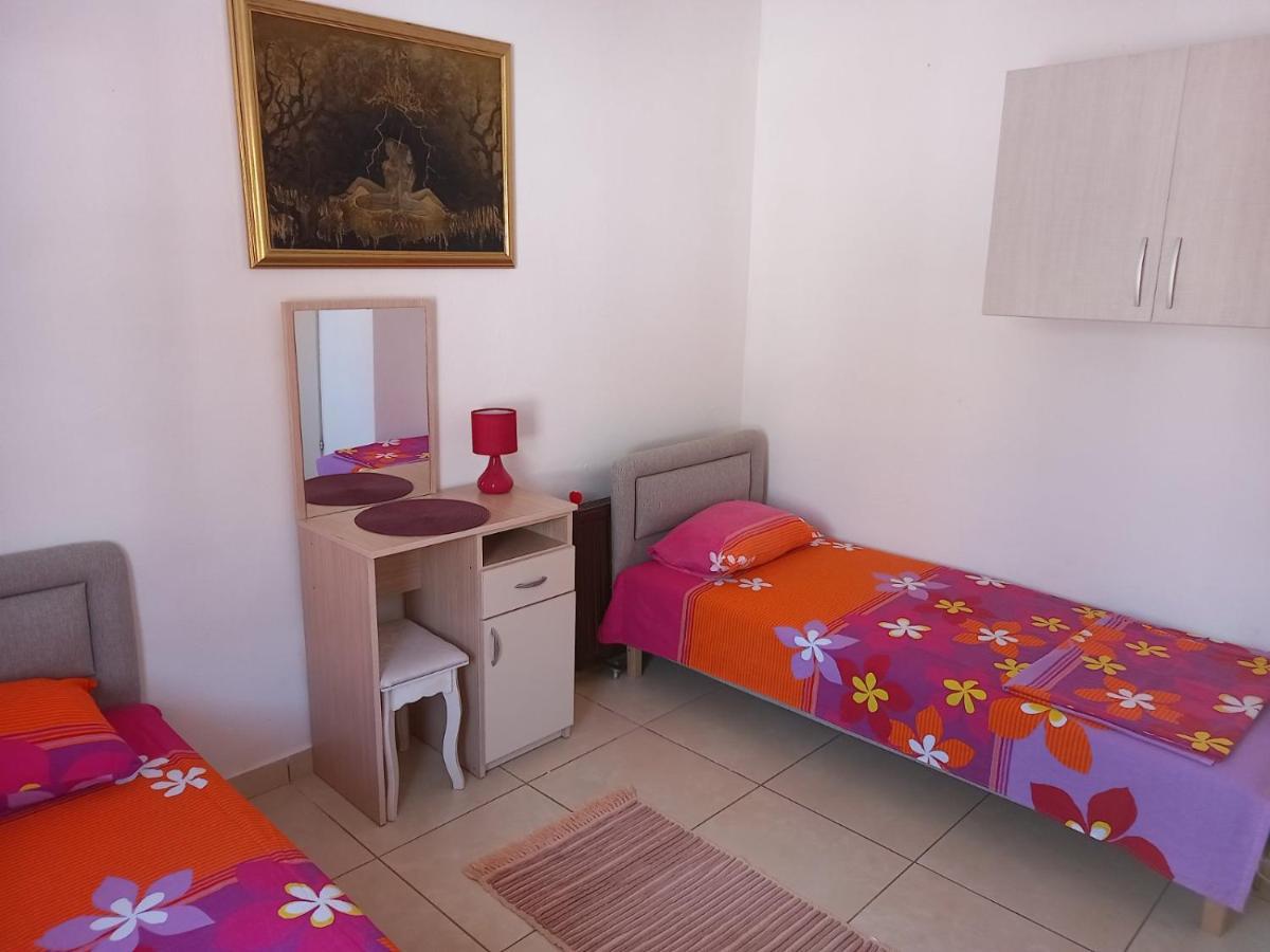 Apartmani Liki ウルツィニ エクステリア 写真