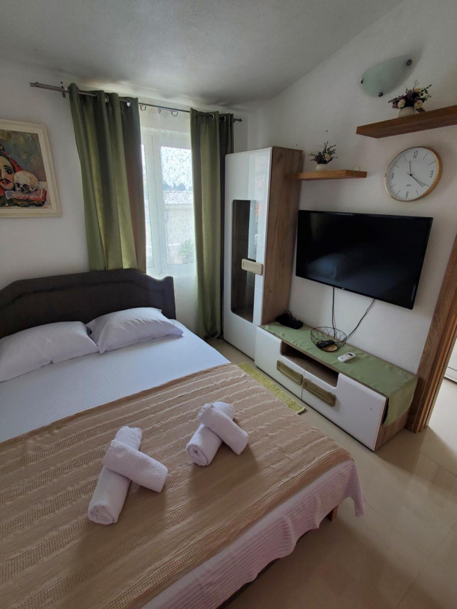 Apartmani Liki ウルツィニ エクステリア 写真